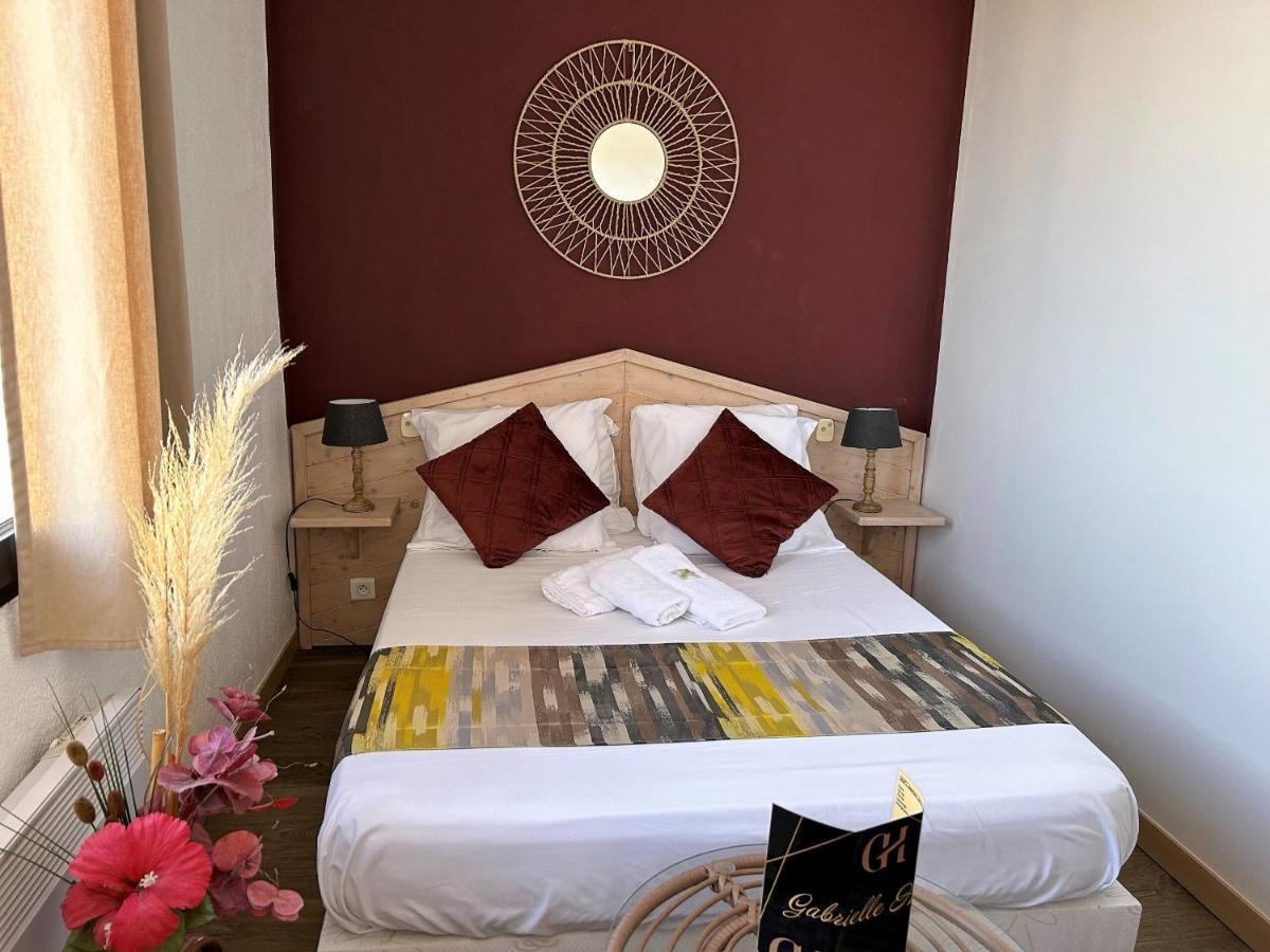 Gabrielle Hotel Aiguines Kamer foto