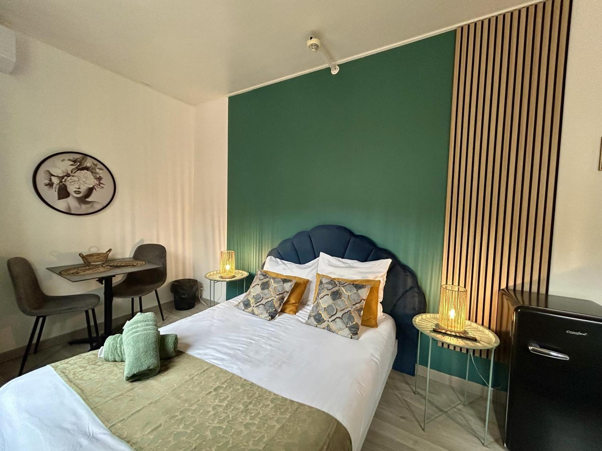 Gabrielle Hotel Aiguines Kamer foto